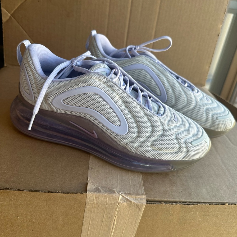 Nike Air Max 720 - Silver and White